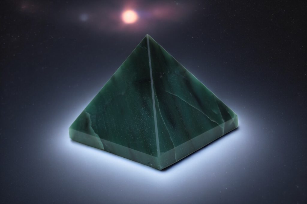 Green Jade Pyramid | Reduce Inflammation - 50mm * 50mm