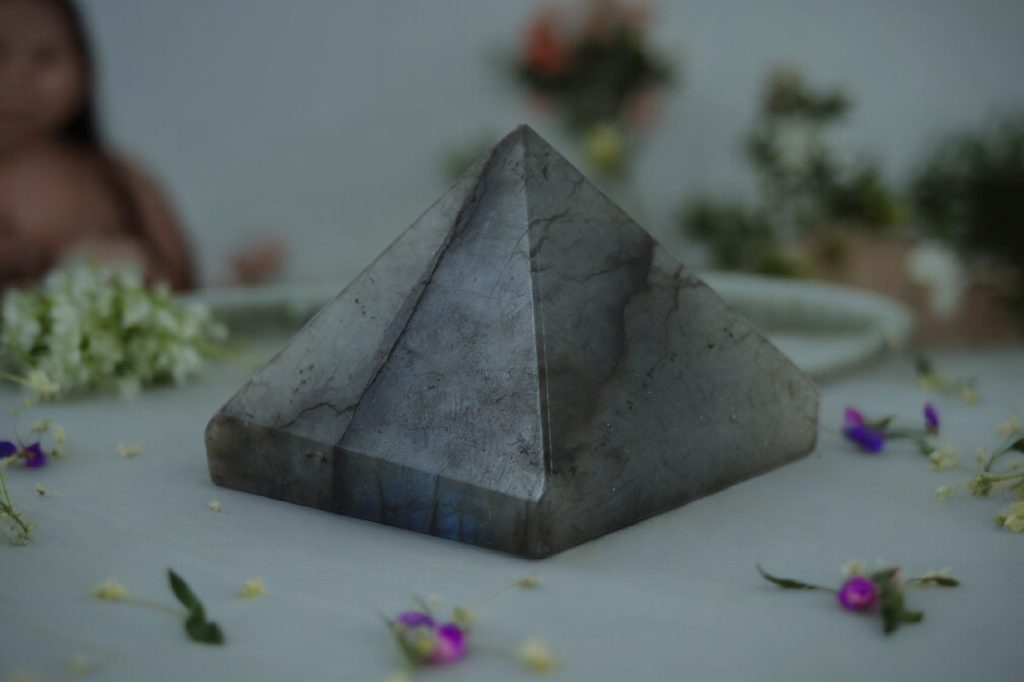 Labradorite Pyramid | Pain Management - 50mm * 50mm